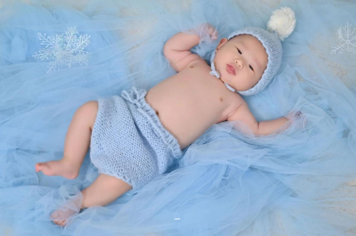 长葛三个月宝宝挠耳朵 长葛三个月宝宝挠耳朵